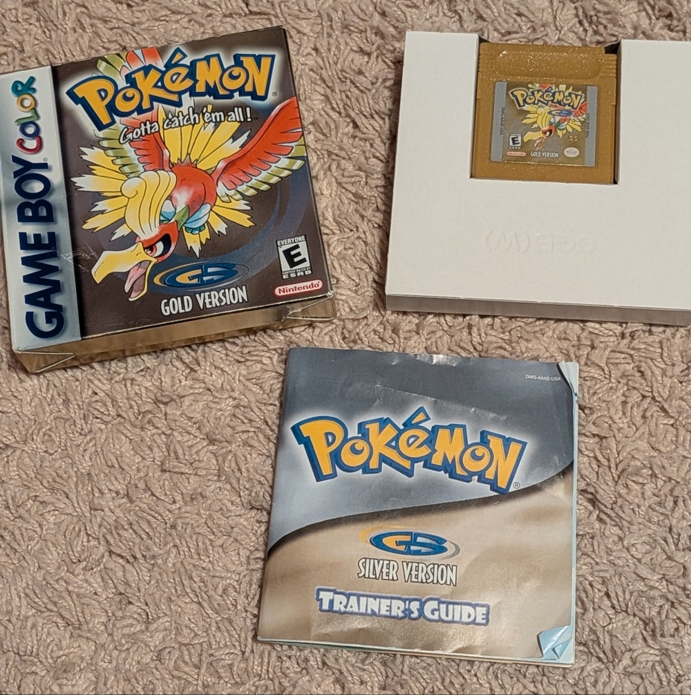 Pokemon Gold GBC Complete In Box - Game Included!